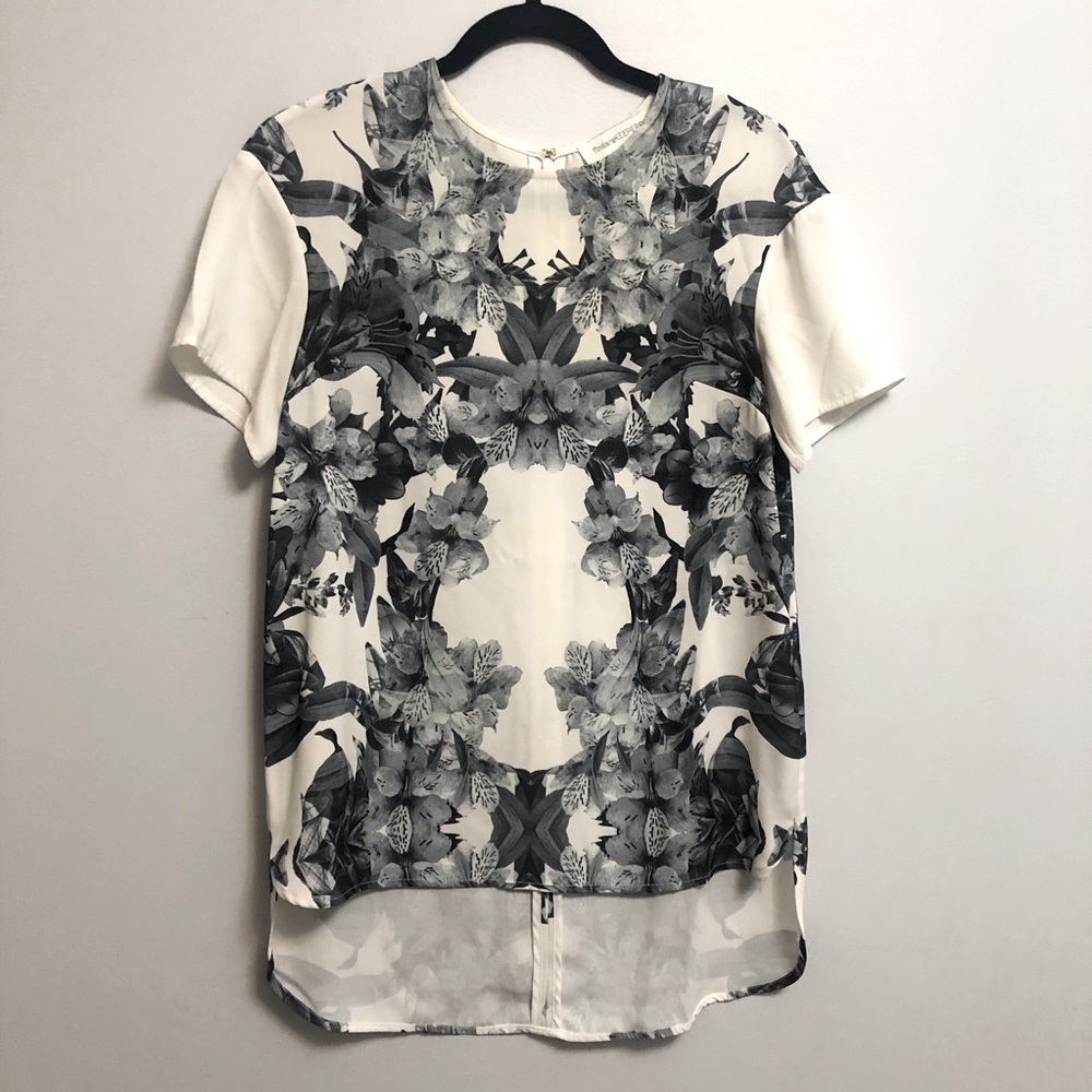 Finders Keepers High-Lo Going Out Top (XS)